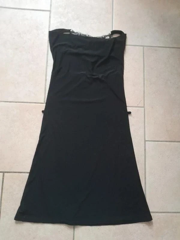 Robe noire dos bijoux / dos nu – Taille TU – Très bon état